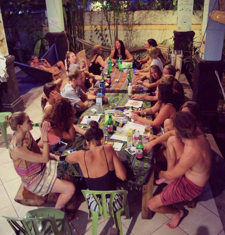 Canggu Surf Hostel Exterior photo