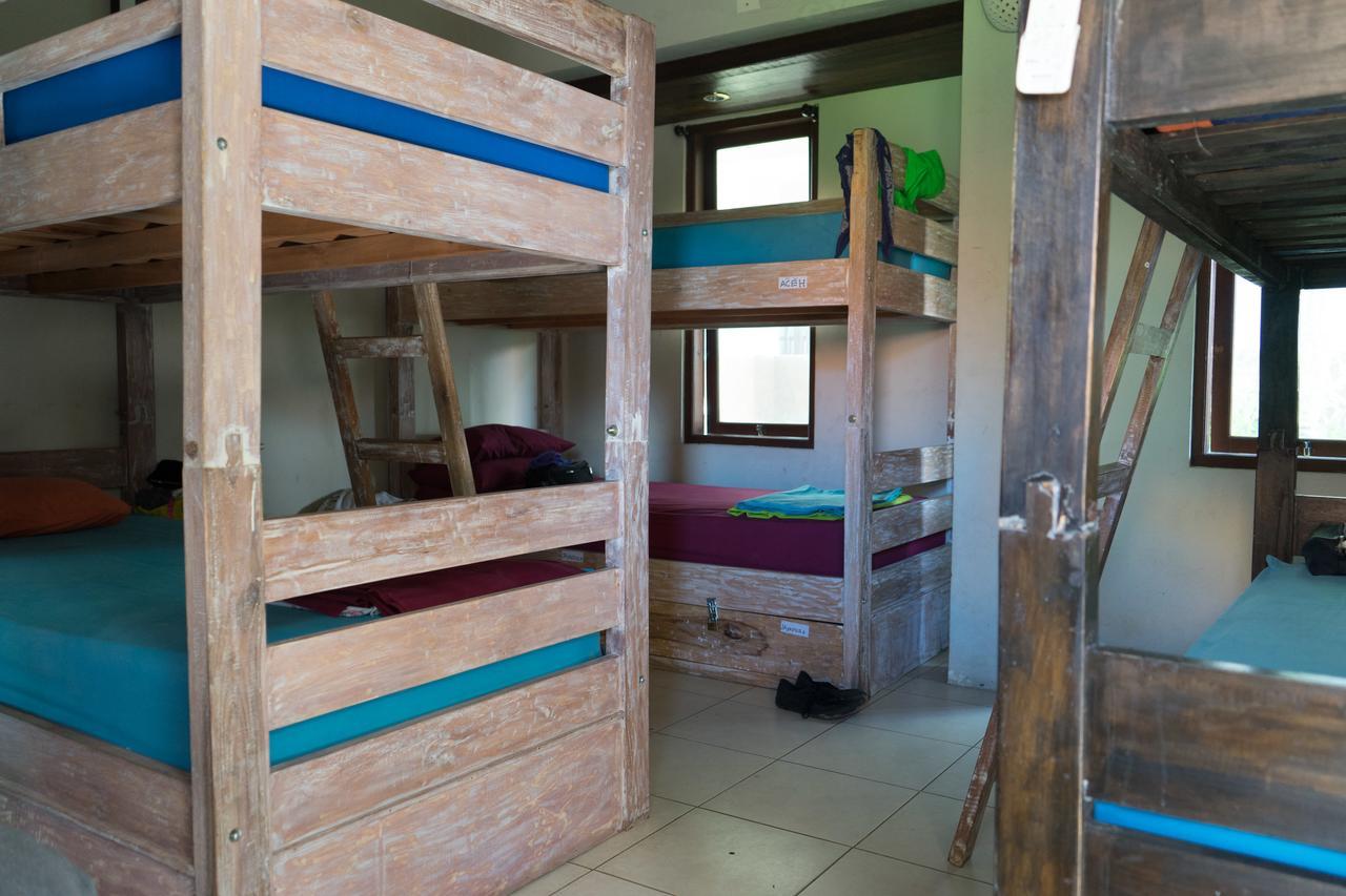 Canggu Surf Hostel Exterior photo