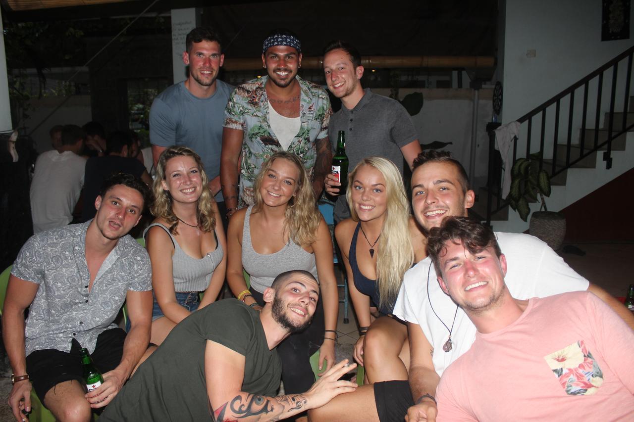 Canggu Surf Hostel Exterior photo